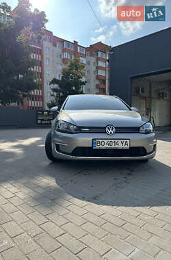 Хэтчбек Volkswagen e-Golf 2016 в 