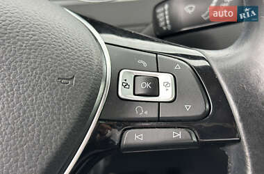 Хетчбек Volkswagen e-Golf 2015 в 