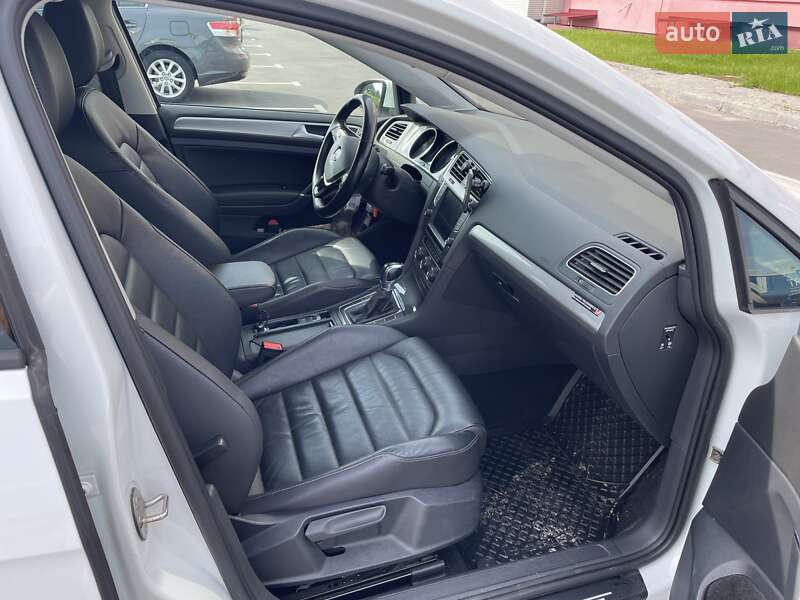 Хетчбек Volkswagen e-Golf 2015 в Вінниці