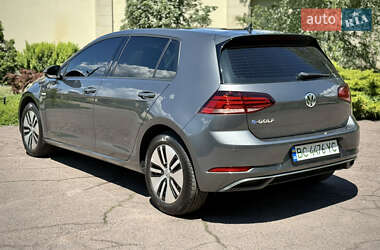 Хэтчбек Volkswagen e-Golf 2019 в 