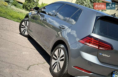 Хэтчбек Volkswagen e-Golf 2019 в 