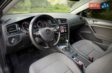 Хэтчбек Volkswagen e-Golf 2019 в 