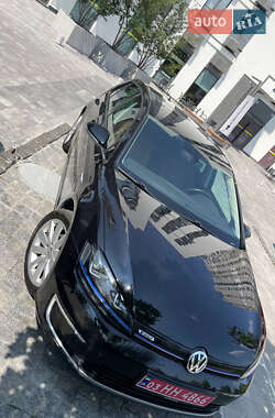 Хэтчбек Volkswagen e-Golf 2015 в 