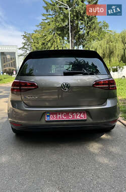 Хэтчбек Volkswagen e-Golf 2015 в 