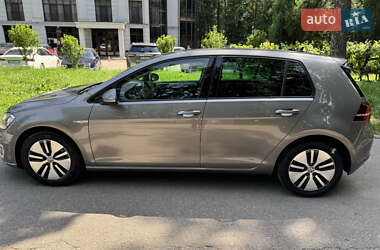 Хэтчбек Volkswagen e-Golf 2015 в 