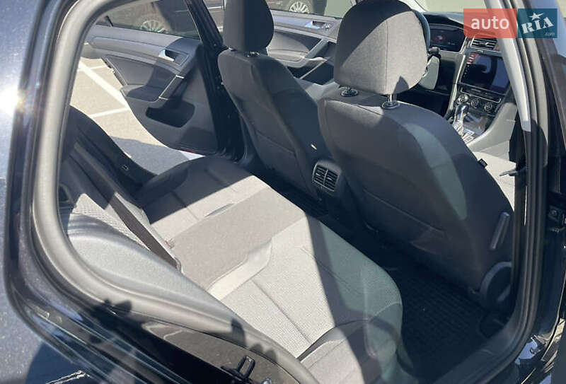 Хетчбек Volkswagen e-Golf 2018 в Тернополі