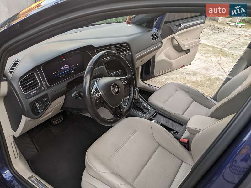 Хетчбек Volkswagen e-Golf 2017 в Вінниці