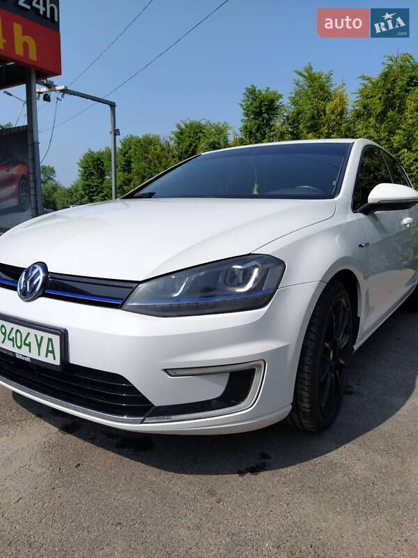 Хэтчбек Volkswagen e-Golf 2014 в Шептицькому