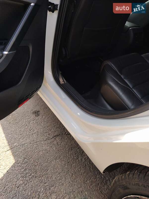 Хэтчбек Volkswagen e-Golf 2014 в Шептицькому