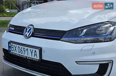 Хетчбек Volkswagen e-Golf 2016 в 