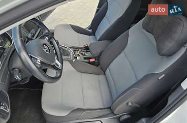 Хетчбек Volkswagen e-Golf 2016 в 