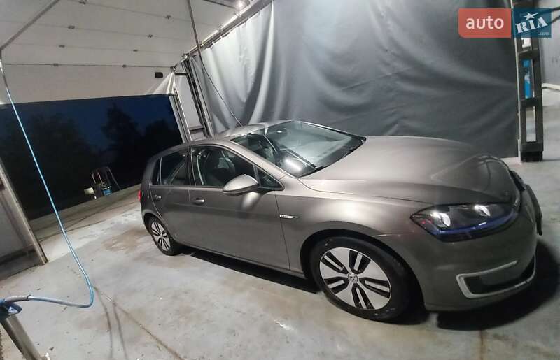 Хэтчбек Volkswagen e-Golf 2015 в Днепре