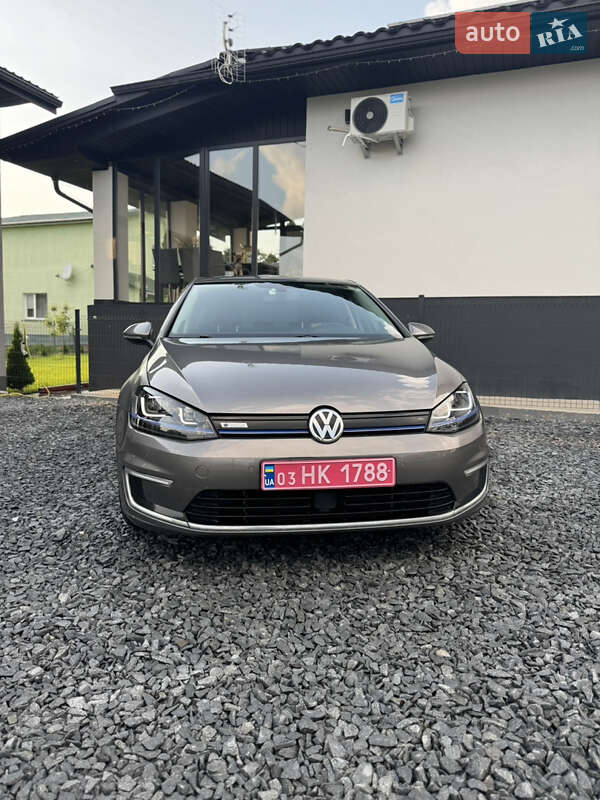 Хетчбек Volkswagen e-Golf 2015 в Рівному