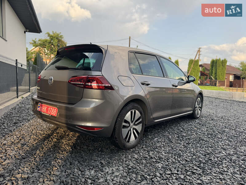 Хетчбек Volkswagen e-Golf 2015 в Рівному
