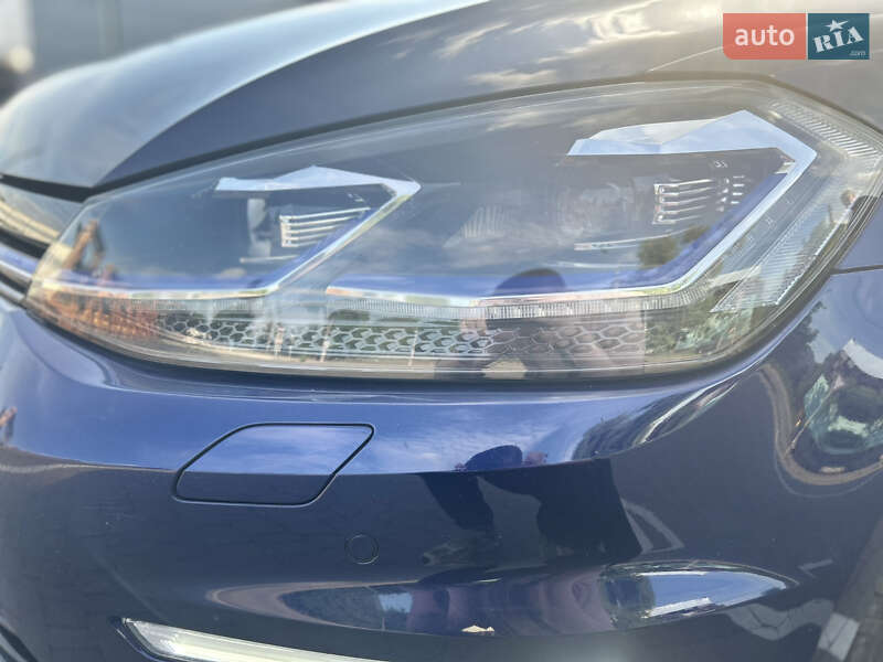 Хэтчбек Volkswagen e-Golf 2017 в Житомире