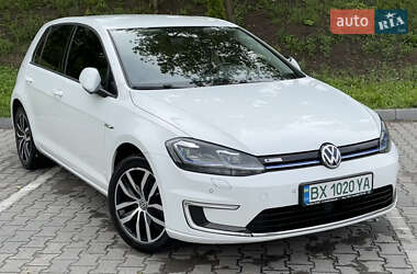 Хэтчбек Volkswagen e-Golf 2018 в 