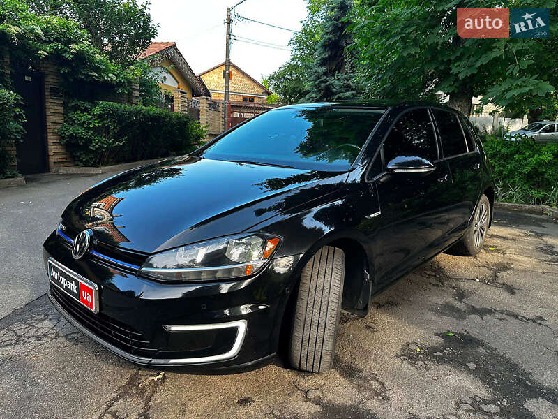 Хетчбек Volkswagen e-Golf 2017 в Києві фото 25 Хетчбек Volkswagen e-Golf 2017 в Києві