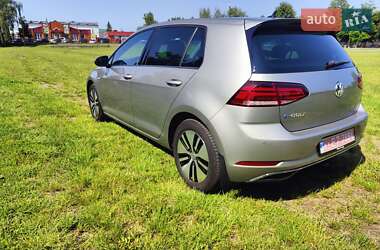 Хэтчбек Volkswagen e-Golf 2018 в 