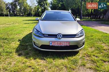 Хэтчбек Volkswagen e-Golf 2018 в 