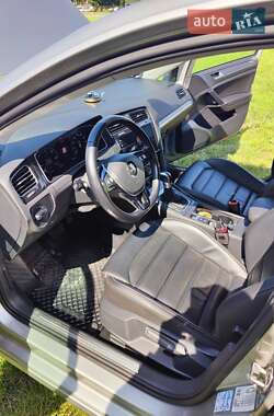 Хэтчбек Volkswagen e-Golf 2018 в 