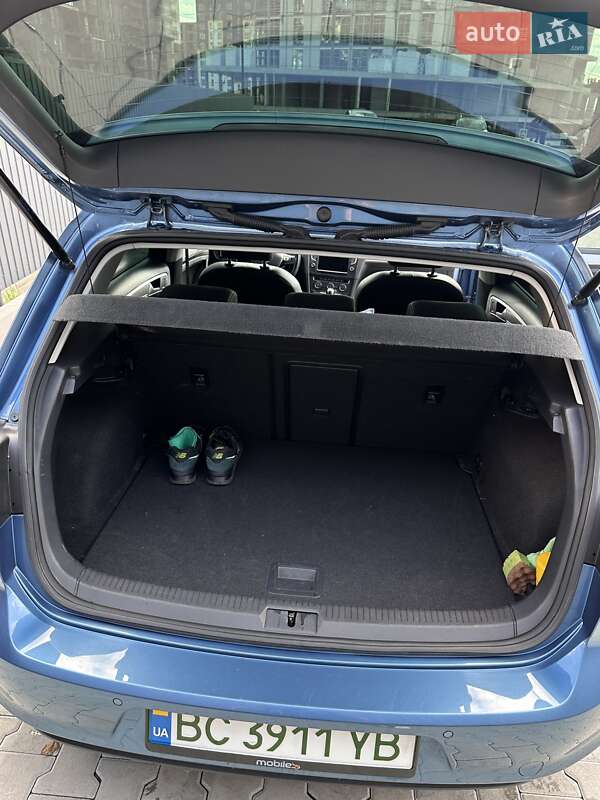Хэтчбек Volkswagen e-Golf 2016 в Львове