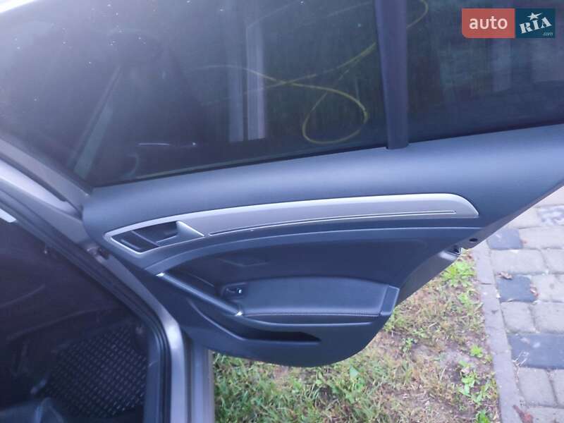 Хэтчбек Volkswagen e-Golf 2016 в Нововолынске