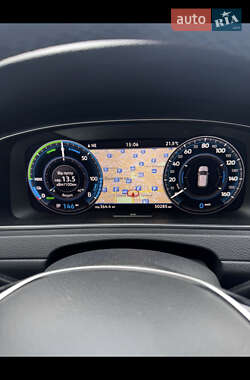 Хэтчбек Volkswagen e-Golf 2020 в 
