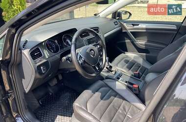 Хэтчбек Volkswagen e-Golf 2016 в 