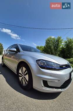 Хэтчбек Volkswagen e-Golf 2016 в 