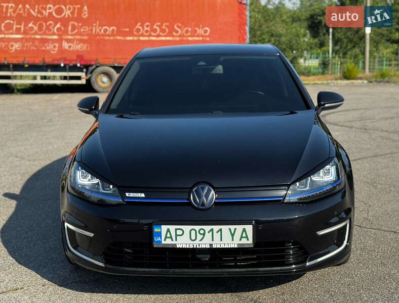 Volkswagen e-Golf 2015