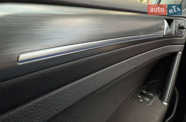 Хэтчбек Volkswagen e-Golf 2020 в 