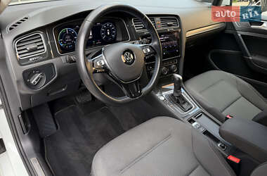 Хэтчбек Volkswagen e-Golf 2020 в 