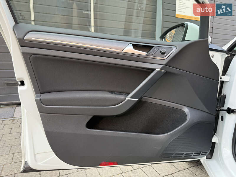 Хетчбек Volkswagen e-Golf 2020 в Мукачевому