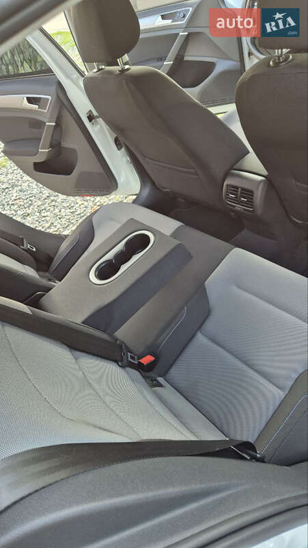 Хэтчбек Volkswagen e-Golf 2016 в Умани