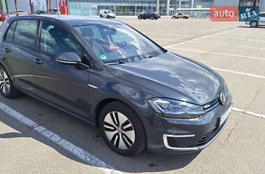 Хэтчбек Volkswagen e-Golf 2017 в 