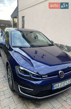 Хетчбек Volkswagen e-Golf 2017 в Києві