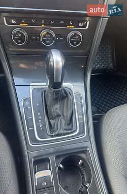 Хетчбек Volkswagen e-Golf 2020 в 