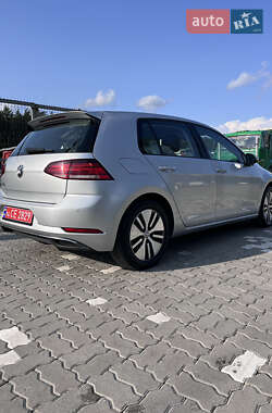 Хэтчбек Volkswagen e-Golf 2019 в 