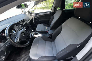 Хэтчбек Volkswagen e-Golf 2015 в 