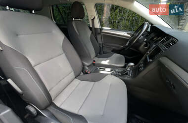 Хэтчбек Volkswagen e-Golf 2015 в 