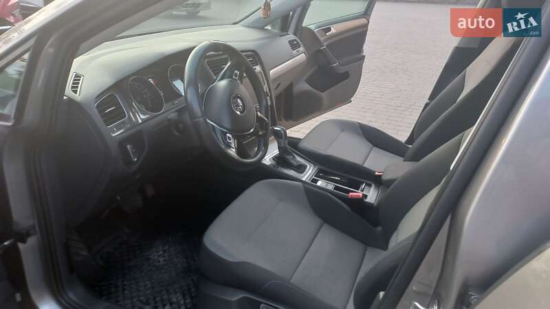 Хетчбек Volkswagen e-Golf 2014 в Рівному