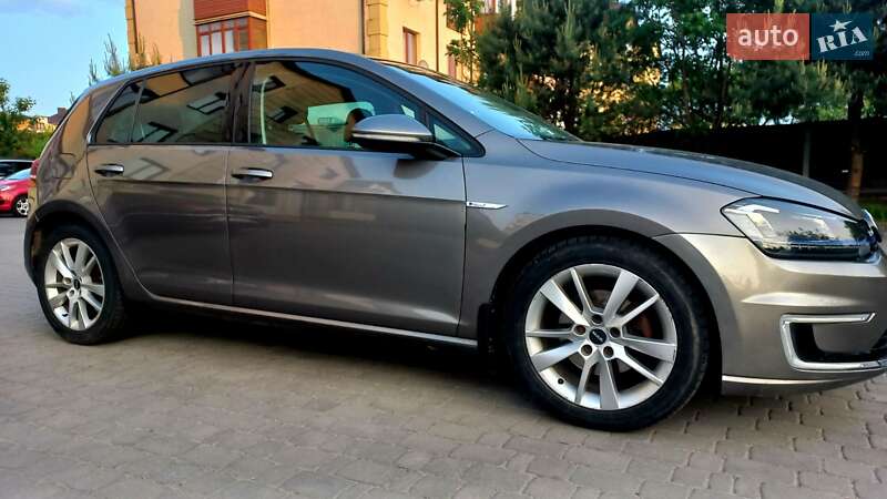 Хетчбек Volkswagen e-Golf 2014 в Рівному