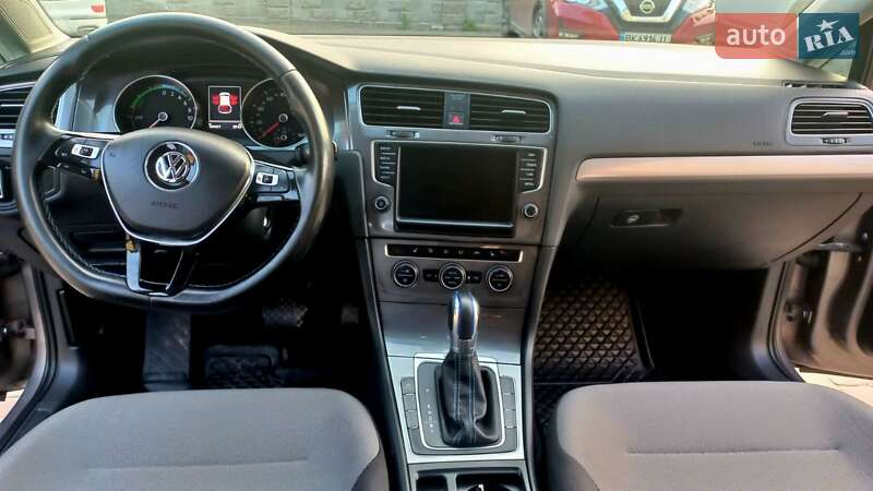Хетчбек Volkswagen e-Golf 2014 в Рівному