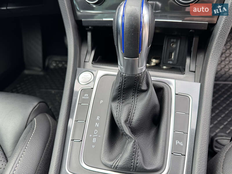 Хэтчбек Volkswagen e-Golf 2017 в Харькове фото 34 Хэтчбек Volkswagen e-Golf 2017 в Харькове