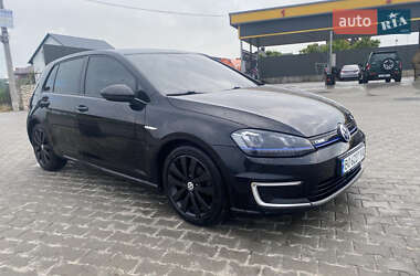 Хэтчбек Volkswagen e-Golf 2015 в Тернополе
