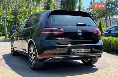 Хэтчбек Volkswagen e-Golf 2020 в 
