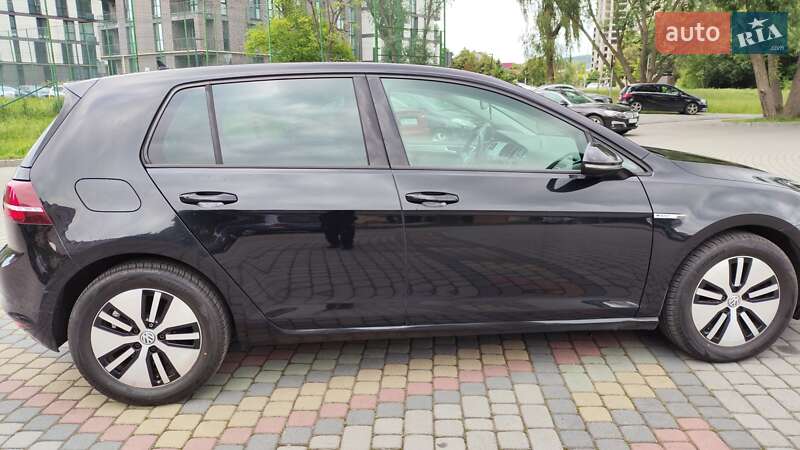 Хэтчбек Volkswagen e-Golf 2016 в Львове