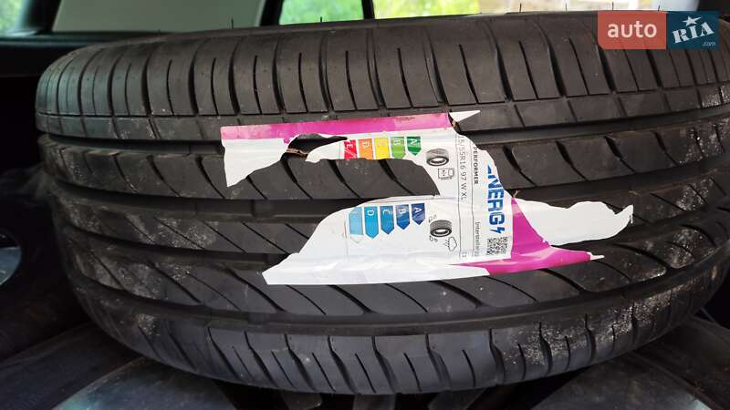 Хэтчбек Volkswagen e-Golf 2016 в Львове фото 13 Хэтчбек Volkswagen e-Golf 2016 в Львове