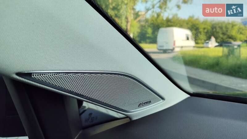 Хетчбек Volkswagen e-Golf 2016 в Львові фото 27 Хетчбек Volkswagen e-Golf 2016 в Львові