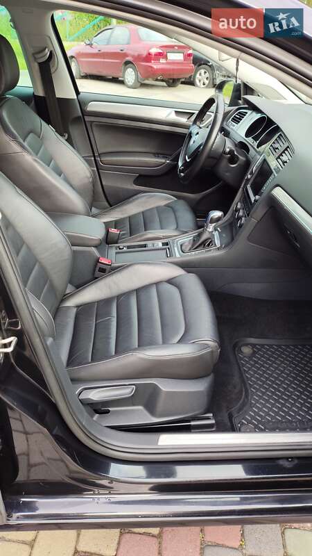 Хетчбек Volkswagen e-Golf 2016 в Львові фото 36 Хетчбек Volkswagen e-Golf 2016 в Львові